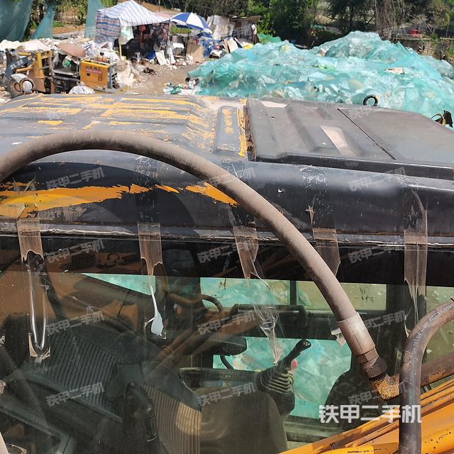 驾驶室顶部（整机外观）