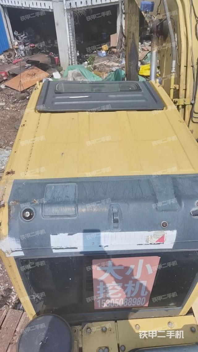 驾驶室顶部（整机外观）