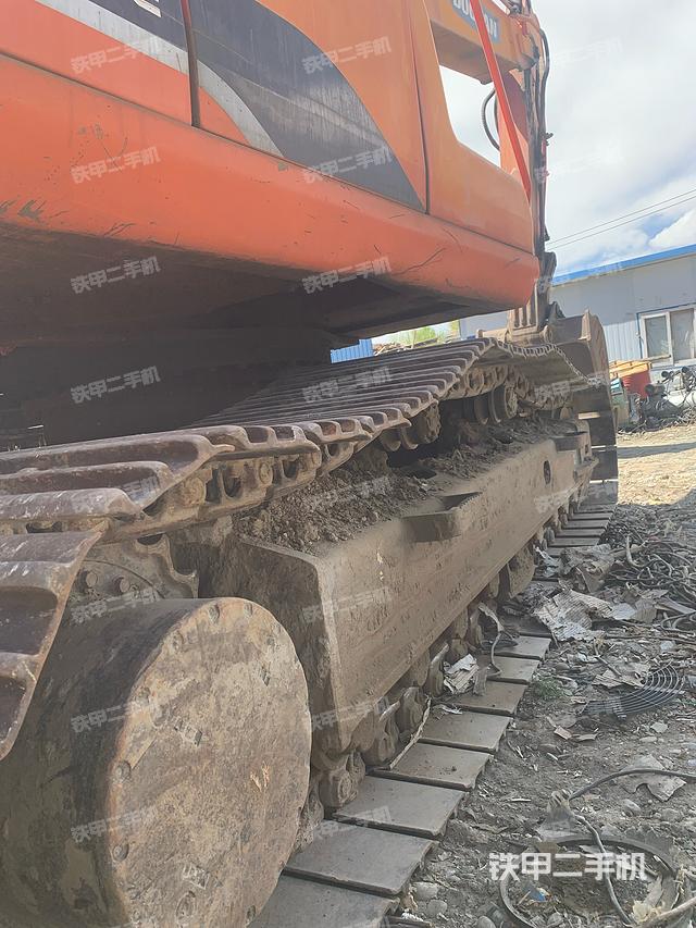 单侧履带整体（整机外观）