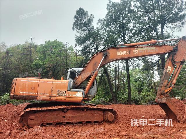 驾驶室整体（整机外观）