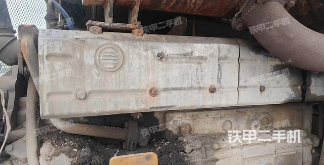 发动机右侧（整机外观及大件）