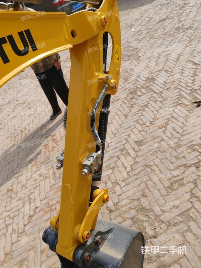 小臂整体左后（工作和回转装置）