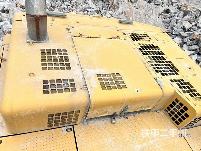 驾驶室顶部（整机外观）