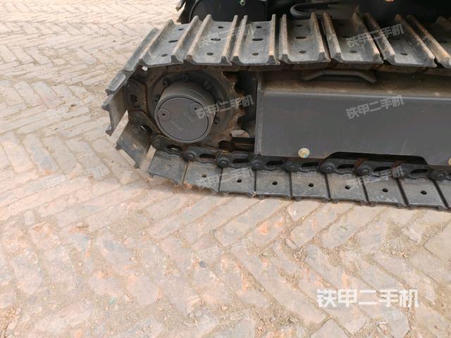 右驱动轮（行走机构）