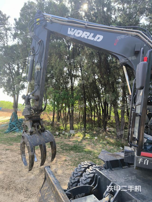 驾驶室整体(整机外观) 驾驶室整体(整机外观)