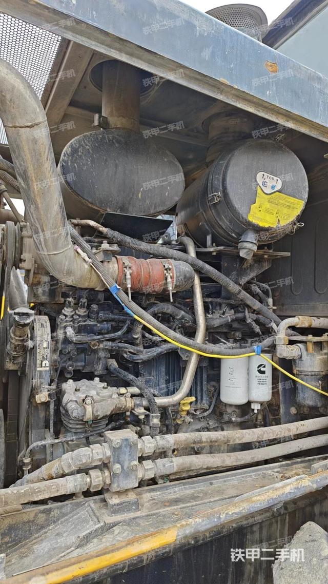 发动机左侧（整机外观及大件）