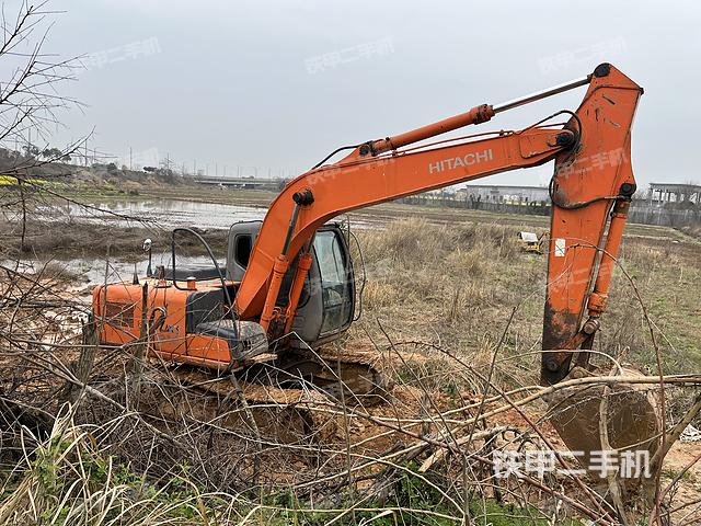 日立ZX120挖掘机
