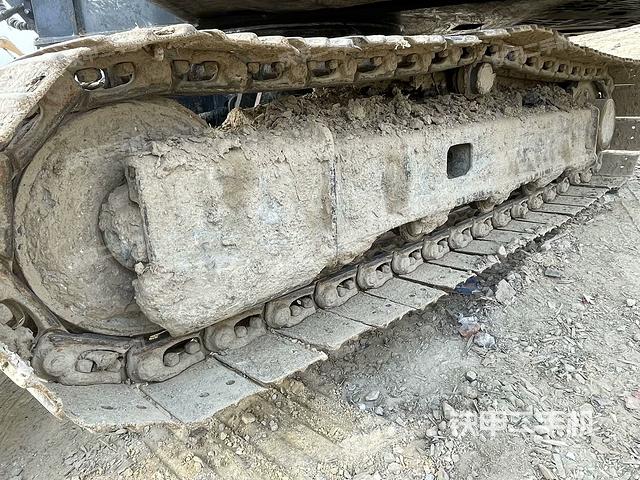 单侧履带整体(整机外观) 单侧履带整体(整机外观)