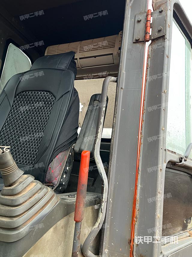 驾驶室整体（整机外观）