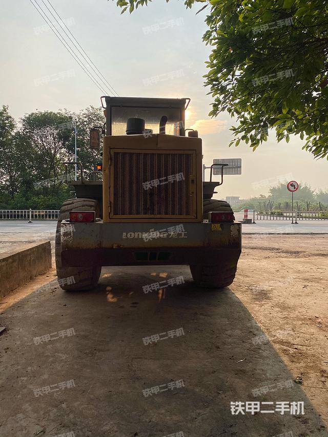 驾驶室工作台(整机外观及大件) 驾驶室工作台(整机外观及大件)