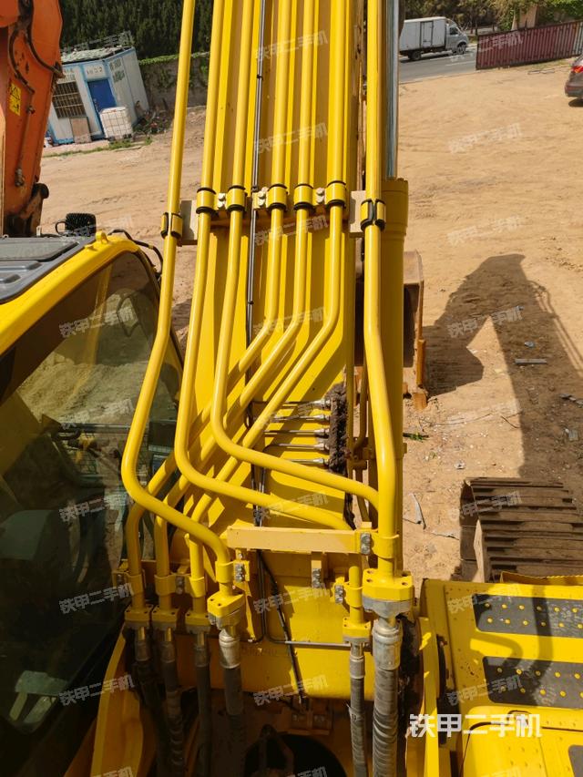 大臂背部俯視（工作和回轉(zhuǎn)裝置）