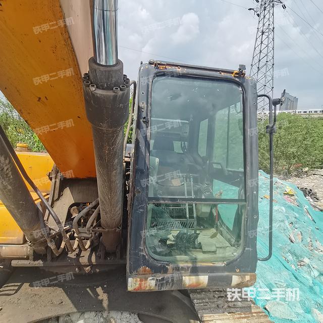 驾驶室整体（整机外观）