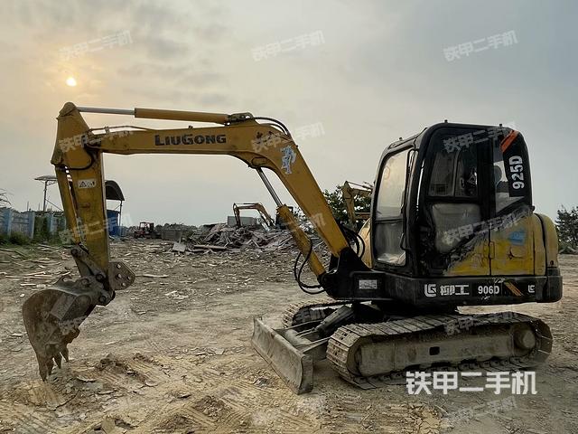 柳工CLG906D挖掘机