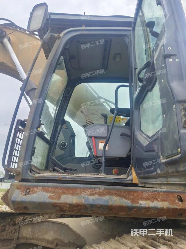 驾驶室整体（整机外观）