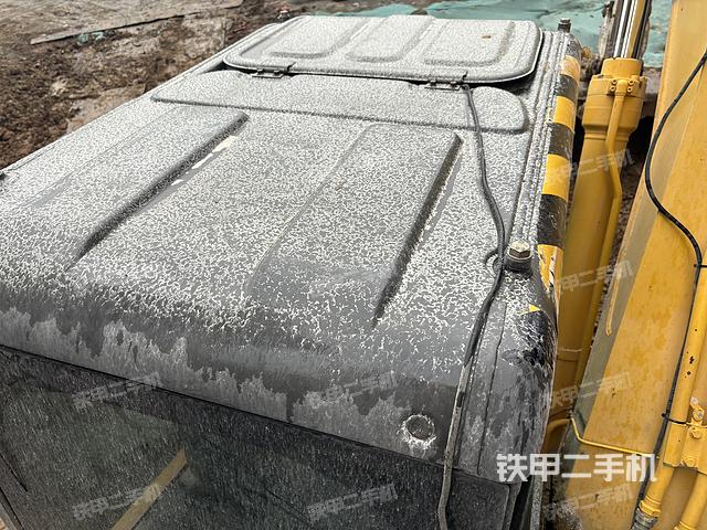 驾驶室顶部（整机外观）