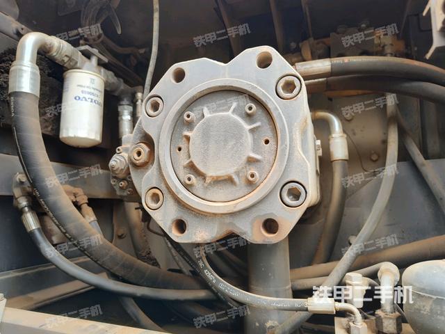 液压泵斜45 左（大件舱室）