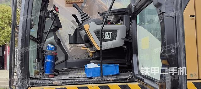 驾驶室整体（整机外观）