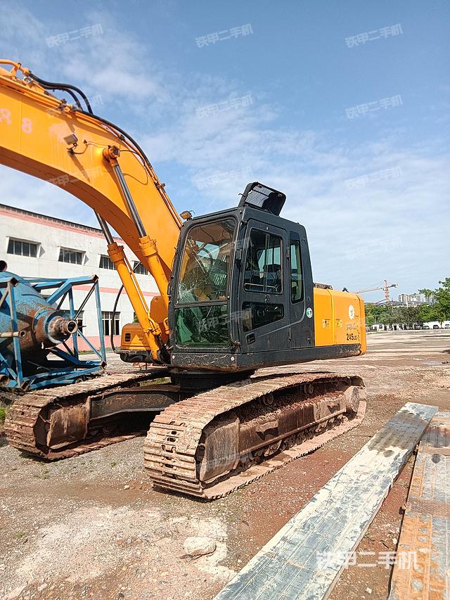 驾驶室整体（整机外观）