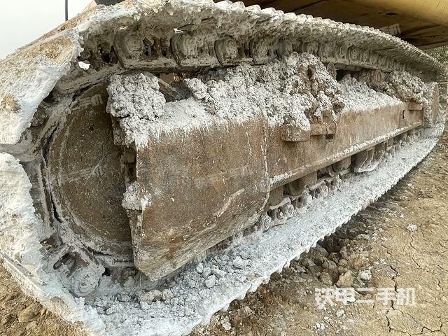 单侧履带整体(整机外观) 单侧履带整体(整机外观)