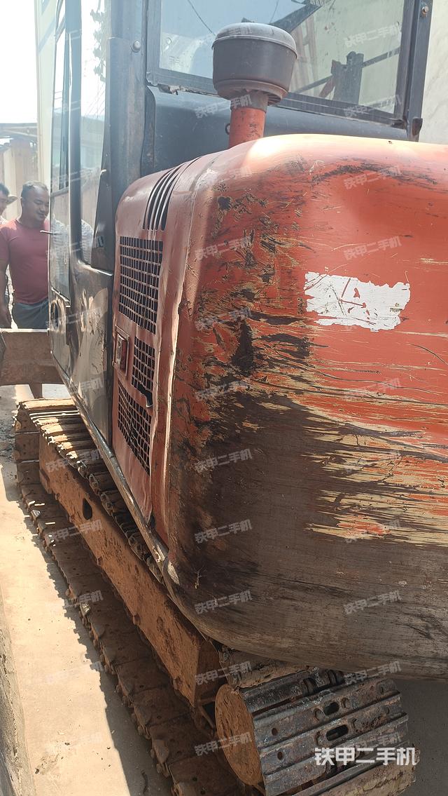 驾驶室整体(整机外观) 驾驶室整体(整机外观)