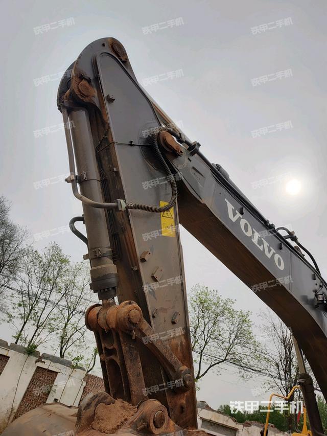 小臂整体左后（工作和回转装置）