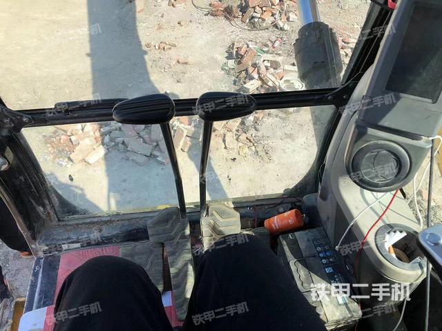 驾驶室整体（整机外观）