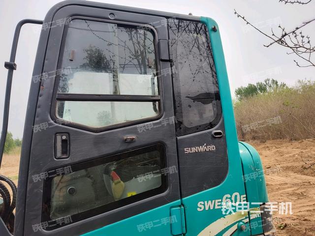 ?駕駛室正側(cè)（駕駛室部分）