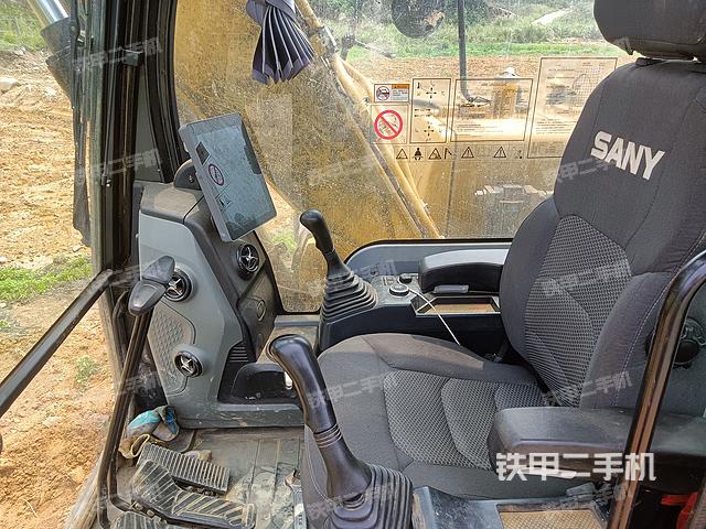 驾驶室整体（整机外观）