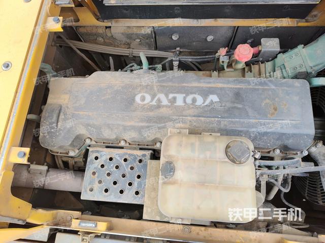 发动机室（上车部件）