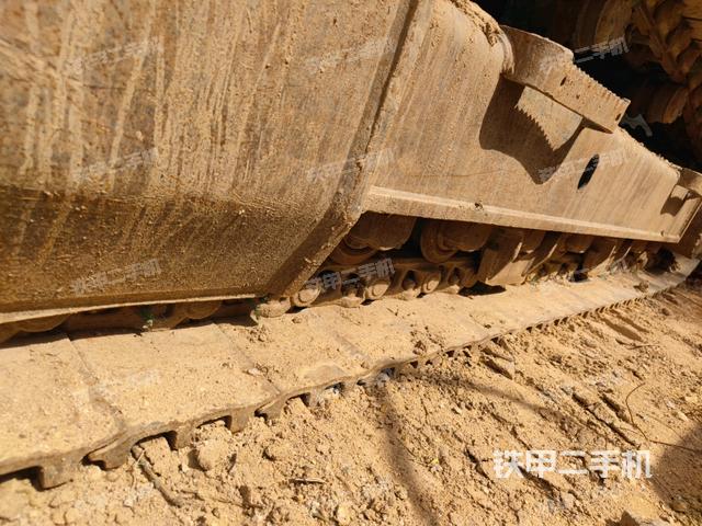 右側(cè)履帶整體（行走機構(gòu)）