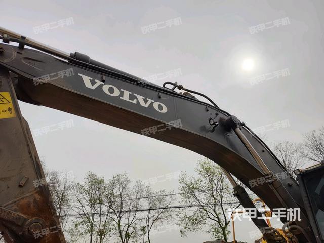 大臂整体 右侧（工作和回转装置）