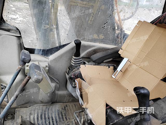 驾驶室整体（整机外观）