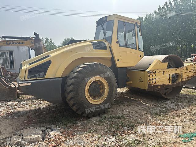 整机右侧（设备外观及核心部件）