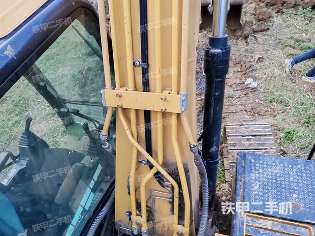 大臂背部俯视（工作和回转装置）