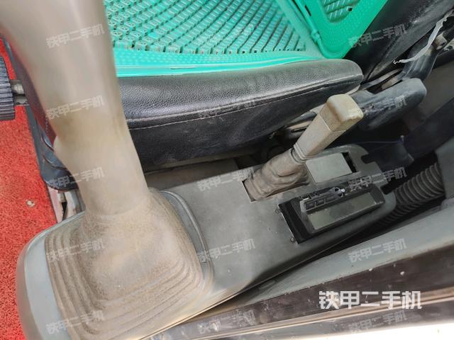 座椅左側(cè)控制臺(tái)/音響/含左手柄（駕駛室部分）