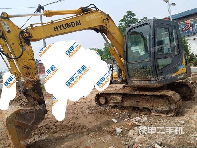 現(xiàn)代R80-7挖掘機(jī)