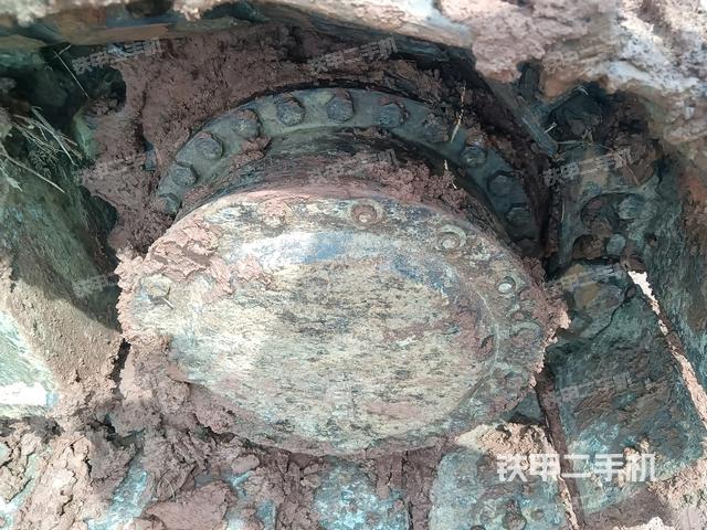 左驅(qū)動(dòng)輪（行走機(jī)構(gòu)）