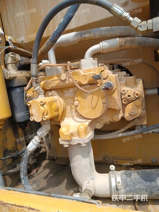 液壓泵斜45?左（大件艙室）