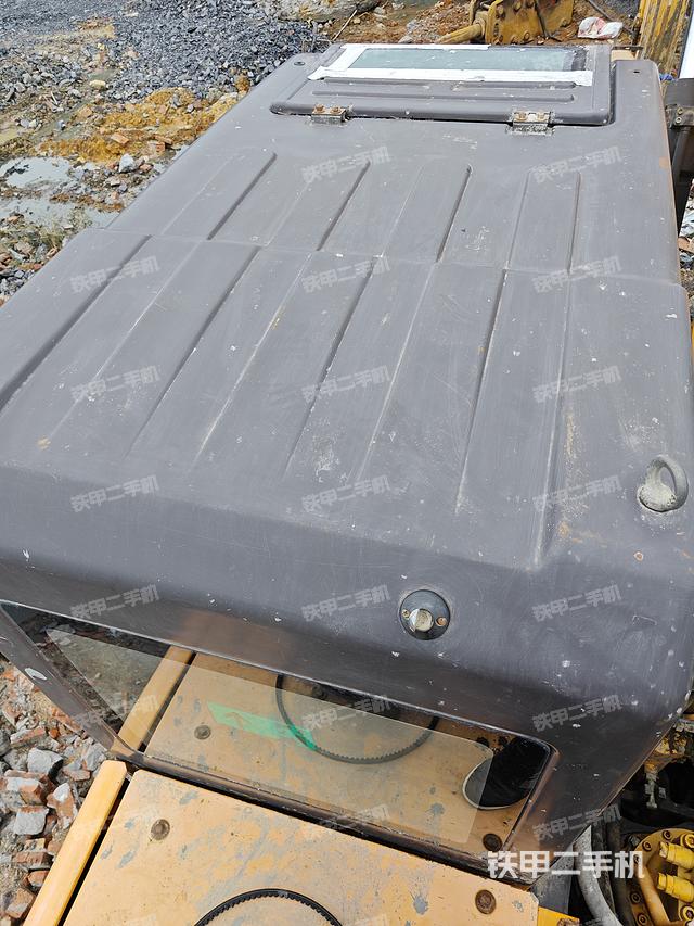 驾驶室顶部（整机外观）