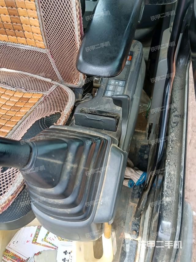 座椅左側(cè)控制臺(tái)/音響/含左手柄（駕駛室部分）