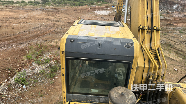 驾驶室顶部（整机外观）