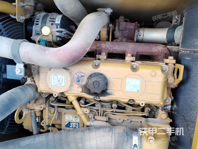 发动机室（上车部件）