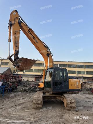 江苏-连云港市二手现代R215-7挖掘机实拍照片