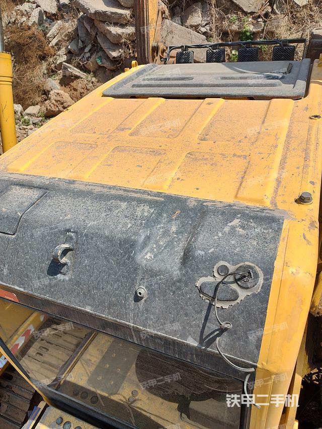 驾驶室顶部（整机外观）