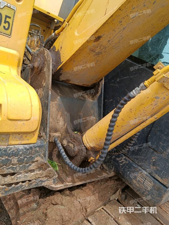 大臂根部?斜（工作和回轉(zhuǎn)裝置）