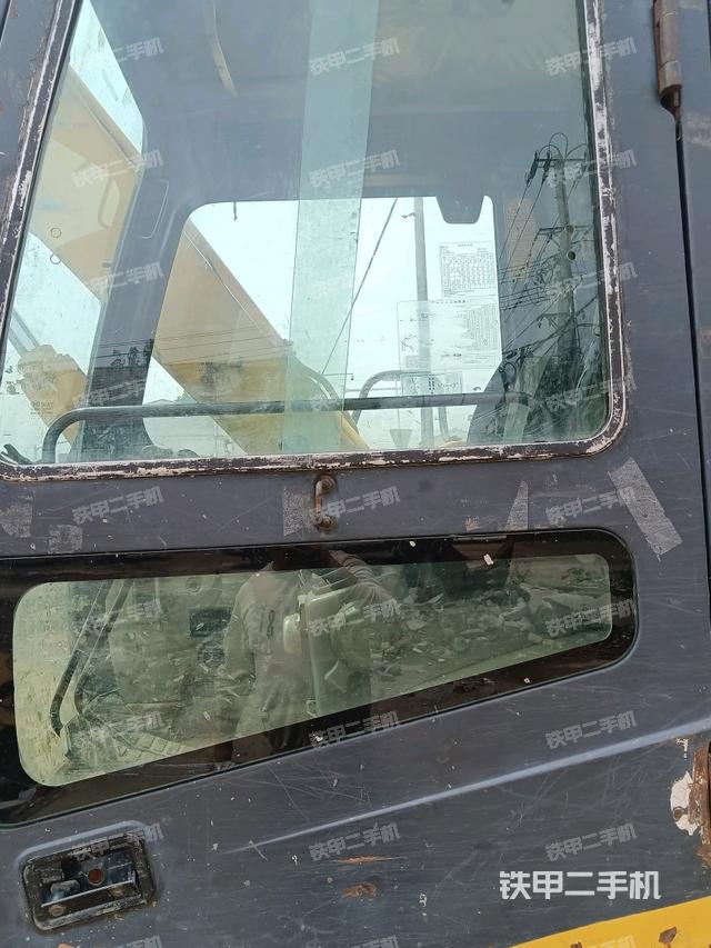 ?駕駛室正側(cè)（駕駛室部分）