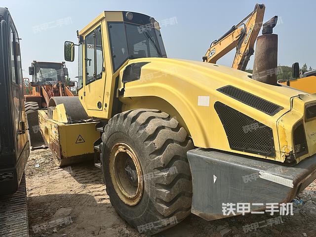 整机左侧（设备外观及核心部件）