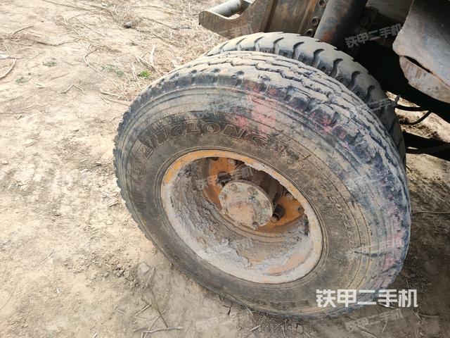 左驅(qū)動(dòng)輪（行走機(jī)構(gòu)）