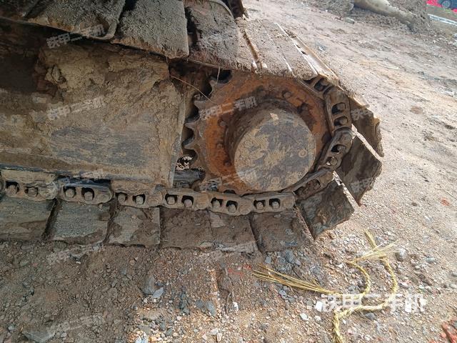 左驅(qū)動(dòng)輪（行走機(jī)構(gòu)）