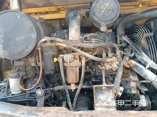 發(fā)動(dòng)機(jī)室（上車部件）